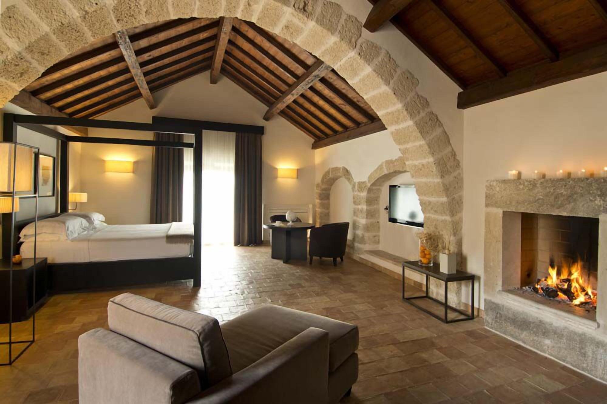 Hotel Histo San Pietro Sul Mar Piccolo Taranto Exterior foto