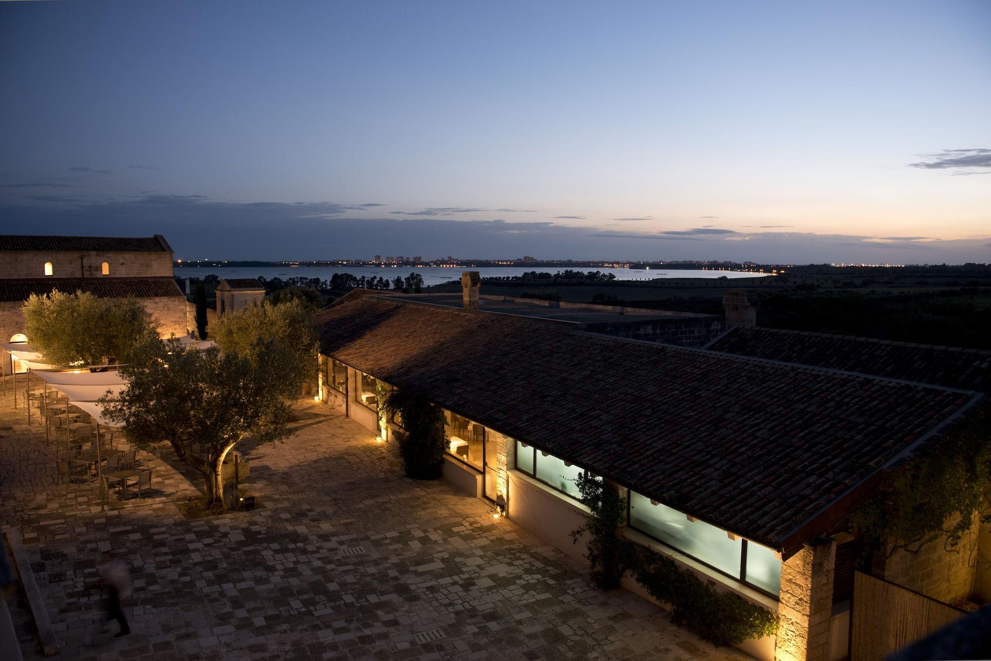 Hotel Histo San Pietro Sul Mar Piccolo Taranto Exterior foto