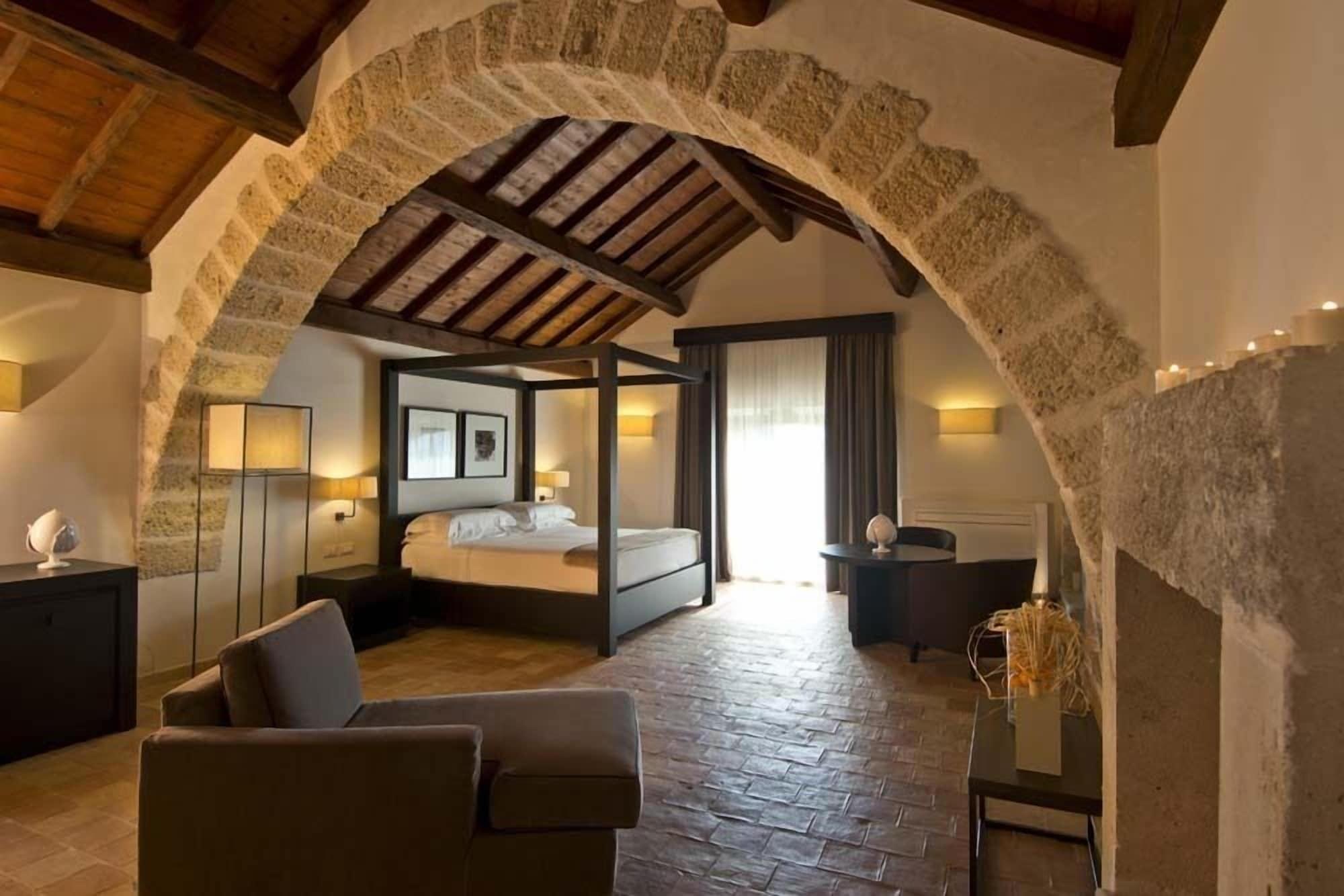 Hotel Histo San Pietro Sul Mar Piccolo Taranto Exterior foto