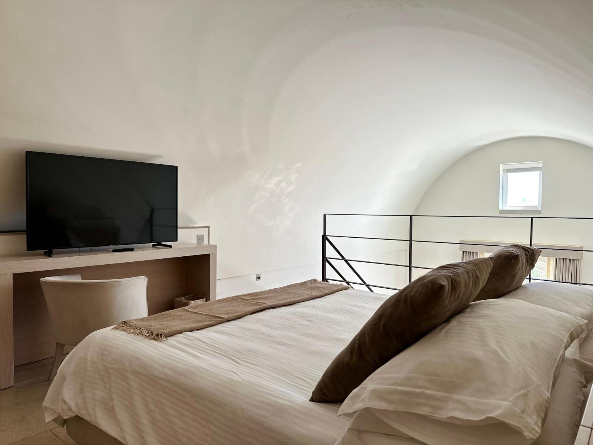 Hotel Histo San Pietro Sul Mar Piccolo Taranto Exterior foto
