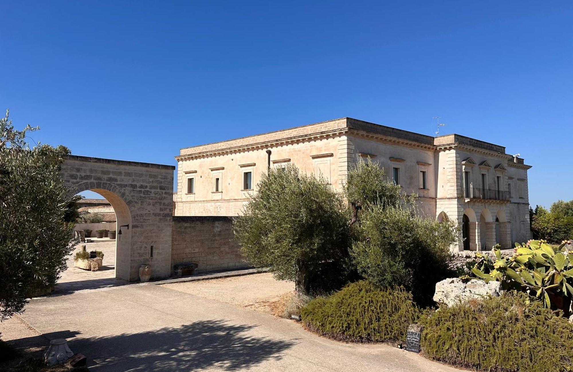 Hotel Histo San Pietro Sul Mar Piccolo Taranto Exterior foto