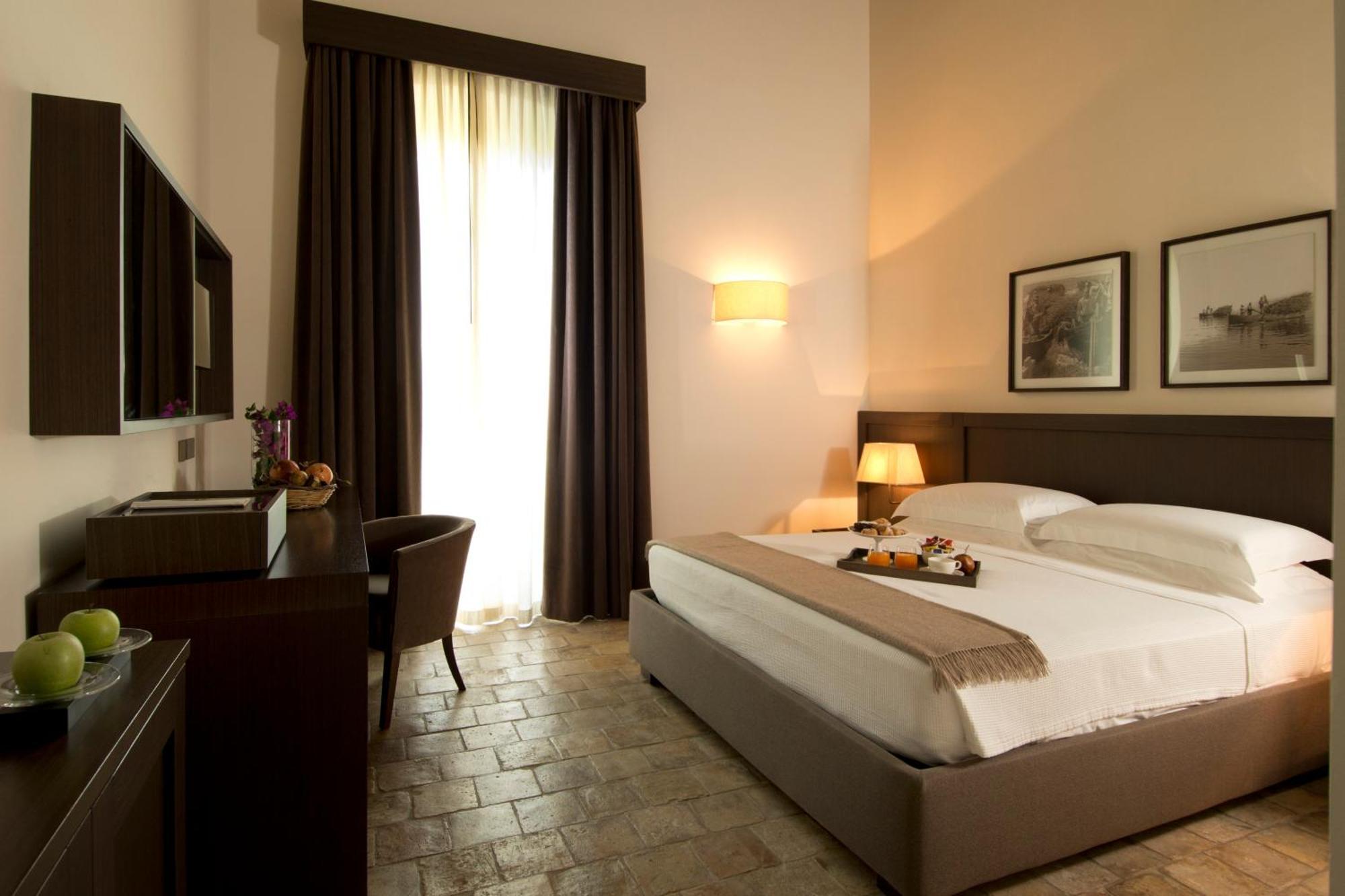 Hotel Histo San Pietro Sul Mar Piccolo Taranto Exterior foto