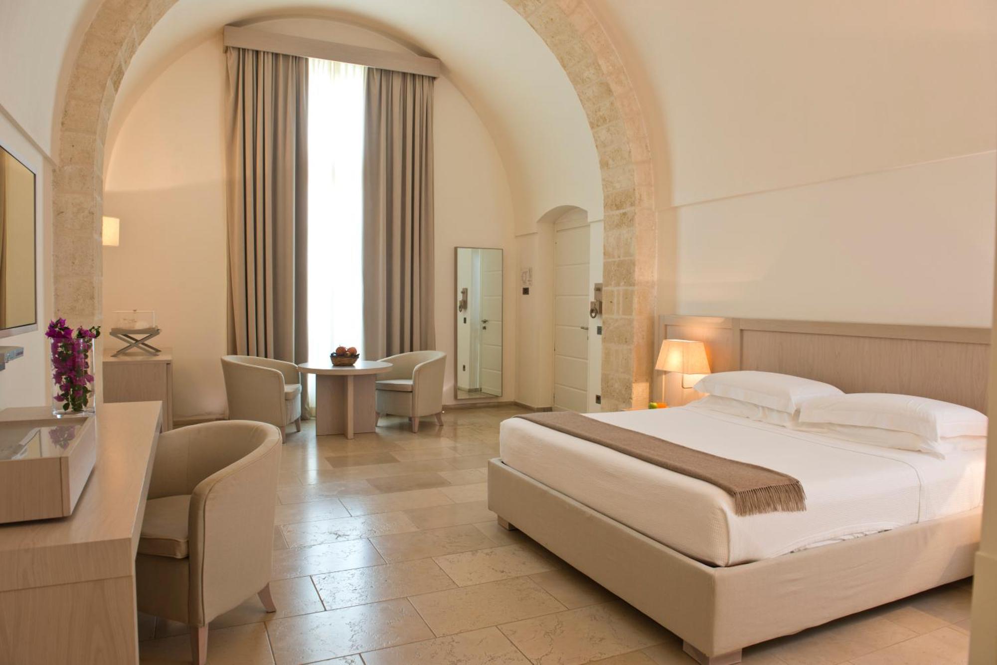Hotel Histo San Pietro Sul Mar Piccolo Taranto Exterior foto