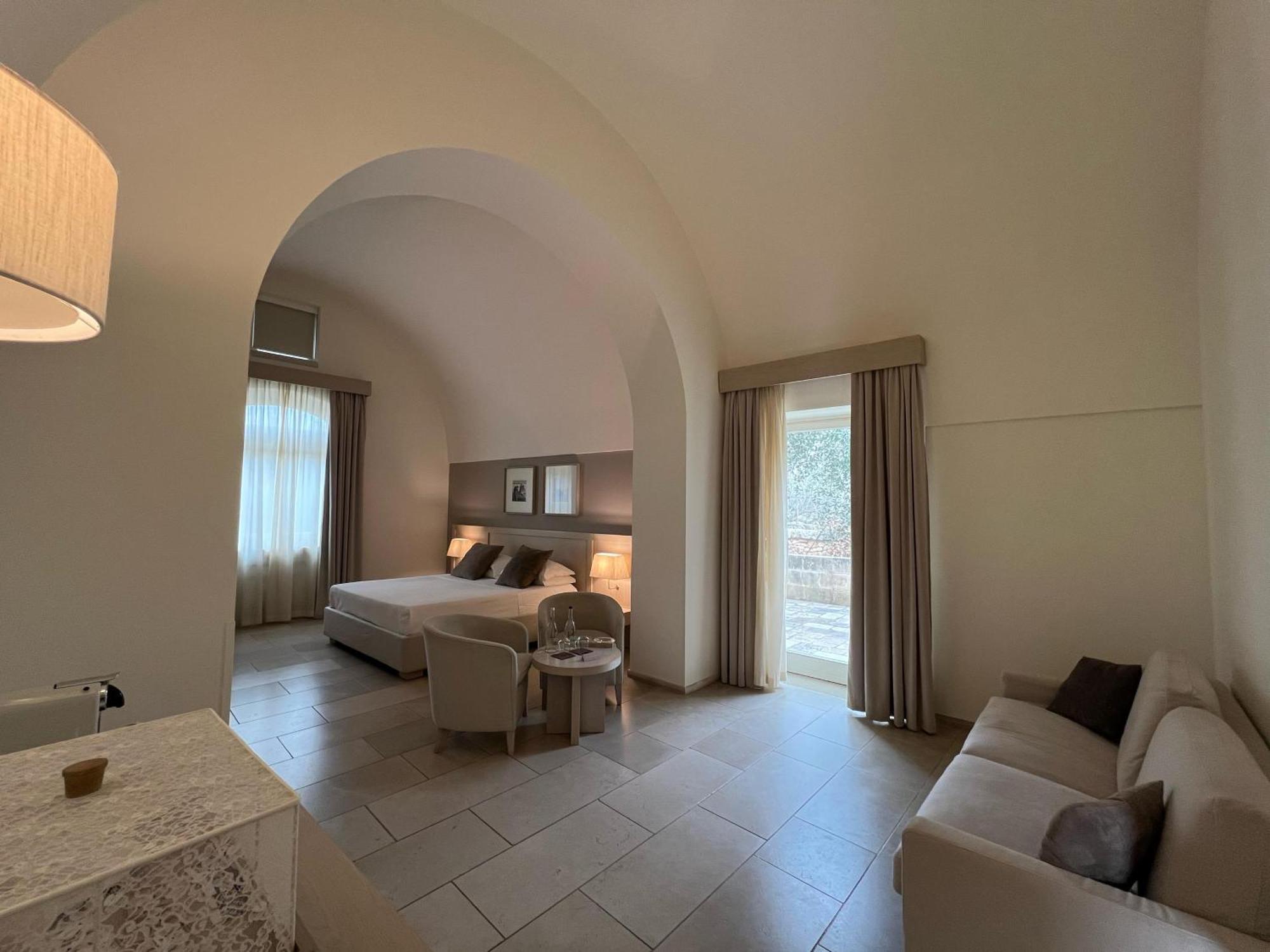 Hotel Histo San Pietro Sul Mar Piccolo Taranto Exterior foto